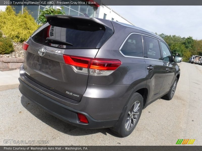 Predawn Gray Mica / Black 2019 Toyota Highlander XLE AWD