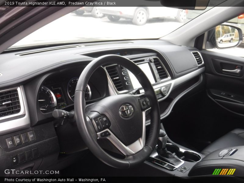 Predawn Gray Mica / Black 2019 Toyota Highlander XLE AWD