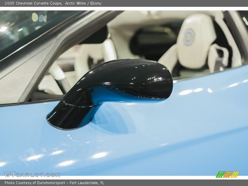 Arctic White / Ebony 2005 Chevrolet Corvette Coupe