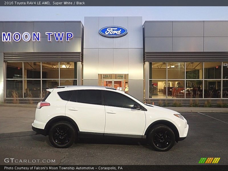 Super White / Black 2016 Toyota RAV4 LE AWD