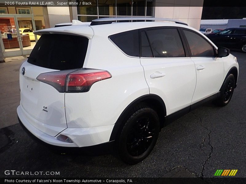 Super White / Black 2016 Toyota RAV4 LE AWD