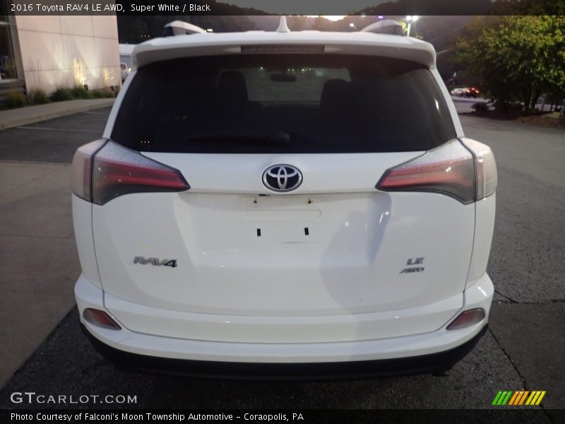 Super White / Black 2016 Toyota RAV4 LE AWD