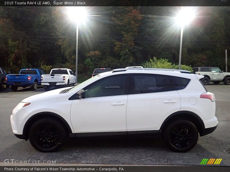 Super White / Black 2016 Toyota RAV4 LE AWD