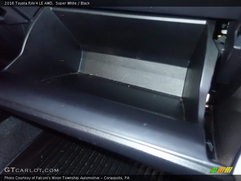 Super White / Black 2016 Toyota RAV4 LE AWD