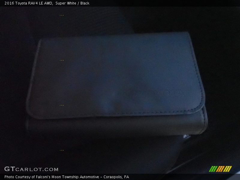 Super White / Black 2016 Toyota RAV4 LE AWD