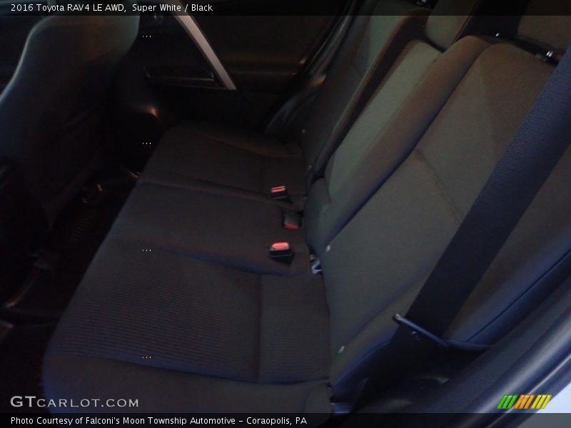 Super White / Black 2016 Toyota RAV4 LE AWD
