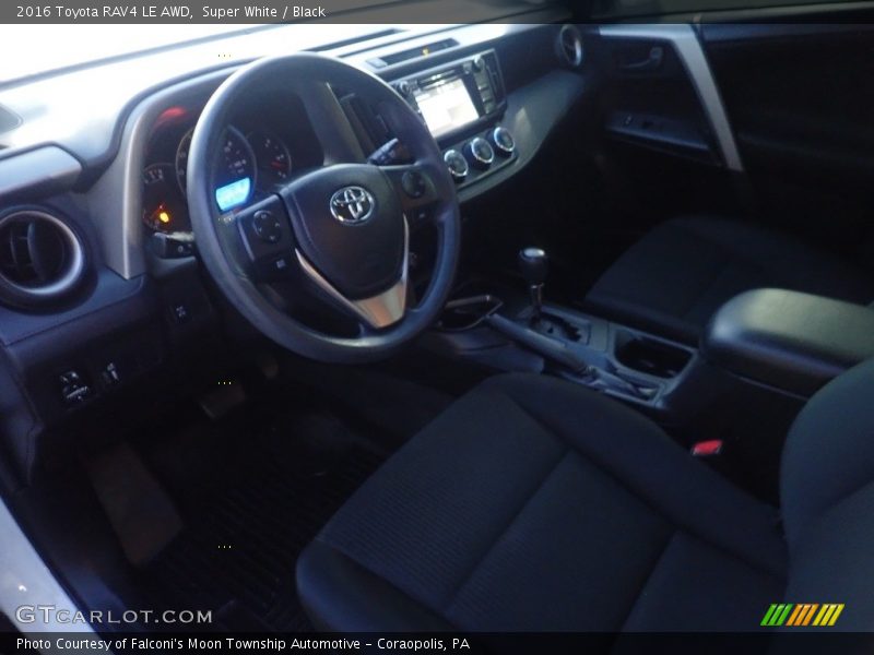 Super White / Black 2016 Toyota RAV4 LE AWD