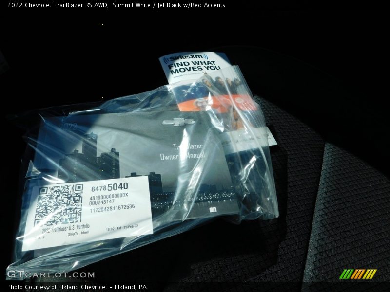 Summit White / Jet Black w/Red Accents 2022 Chevrolet TrailBlazer RS AWD