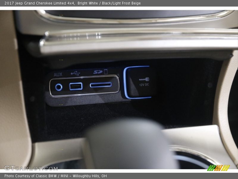 Bright White / Black/Light Frost Beige 2017 Jeep Grand Cherokee Limited 4x4
