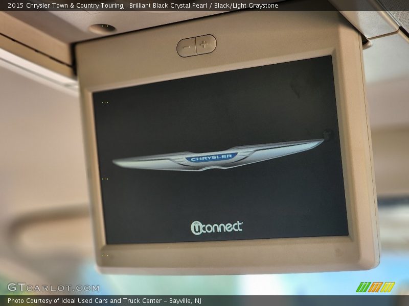 Brilliant Black Crystal Pearl / Black/Light Graystone 2015 Chrysler Town & Country Touring