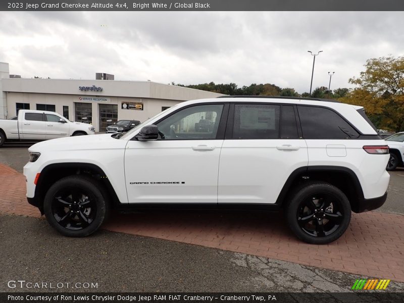 Bright White / Global Black 2023 Jeep Grand Cherokee Altitude 4x4