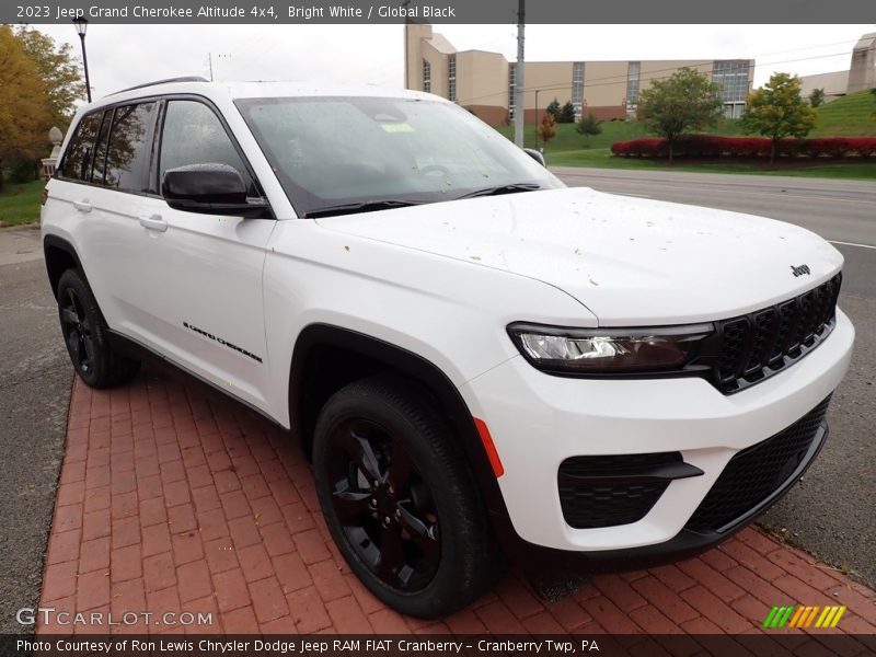 Bright White / Global Black 2023 Jeep Grand Cherokee Altitude 4x4