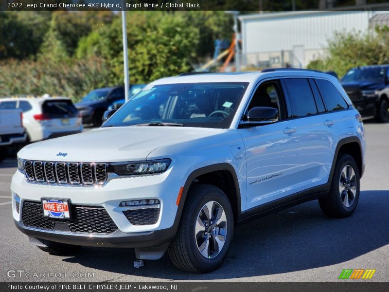 Bright White / Global Black 2022 Jeep Grand Cherokee 4XE Hybrid