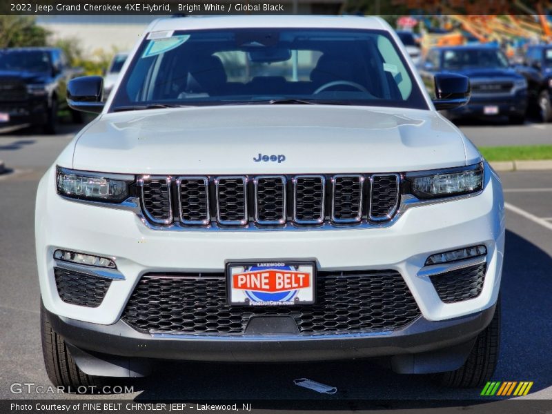 Bright White / Global Black 2022 Jeep Grand Cherokee 4XE Hybrid