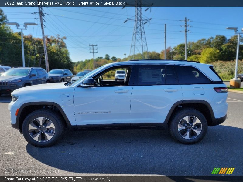 Bright White / Global Black 2022 Jeep Grand Cherokee 4XE Hybrid