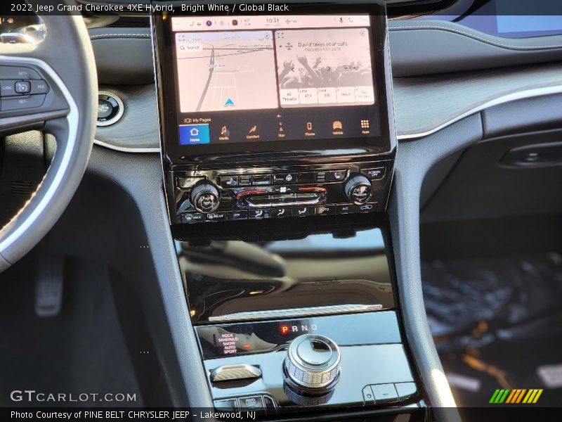 Bright White / Global Black 2022 Jeep Grand Cherokee 4XE Hybrid