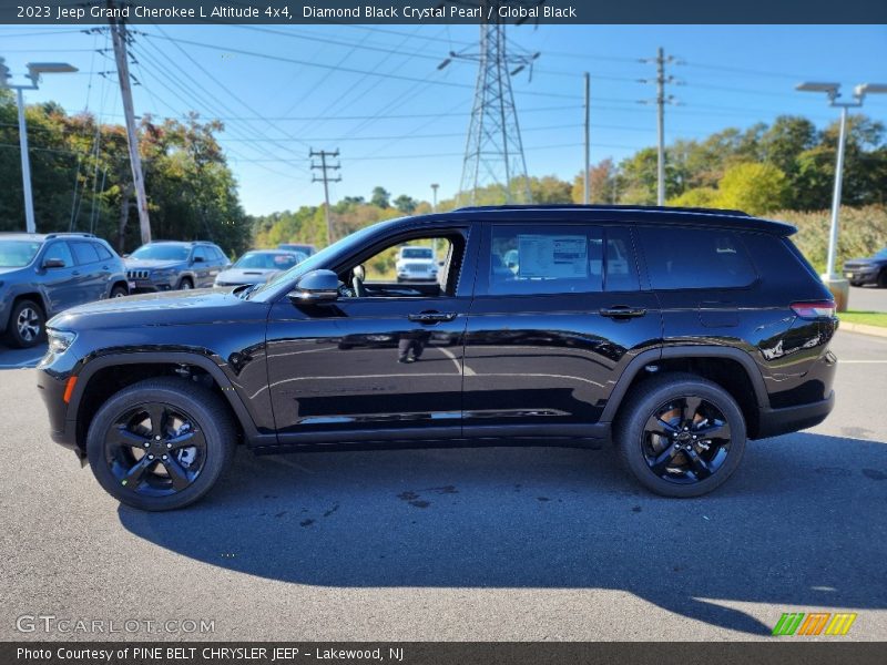 Diamond Black Crystal Pearl / Global Black 2023 Jeep Grand Cherokee L Altitude 4x4