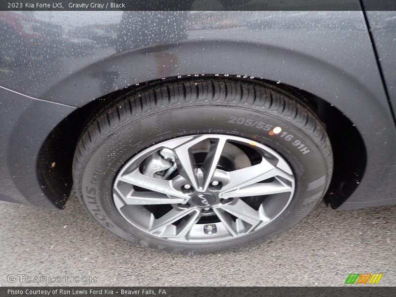Gravity Gray / Black 2023 Kia Forte LXS