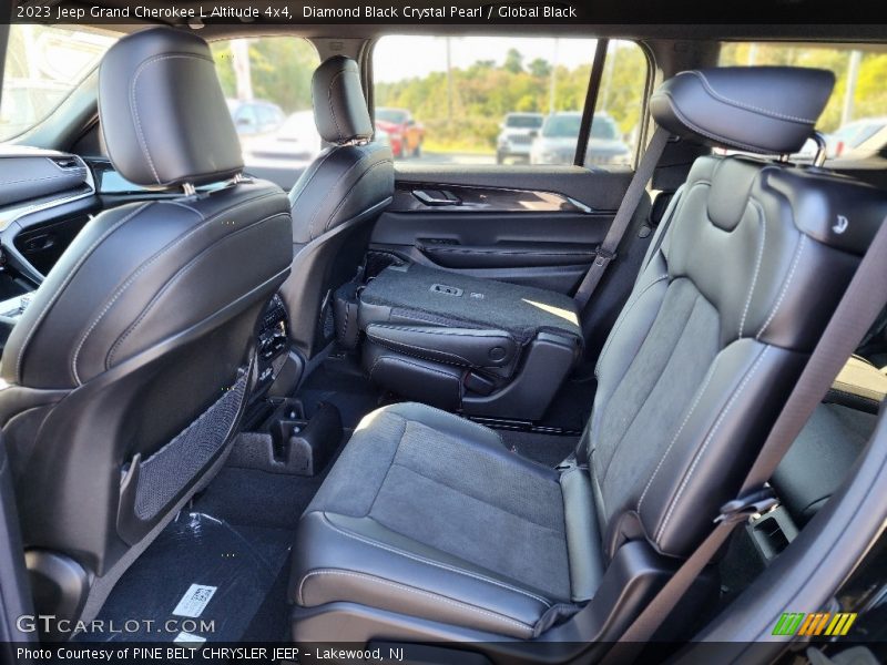 Diamond Black Crystal Pearl / Global Black 2023 Jeep Grand Cherokee L Altitude 4x4