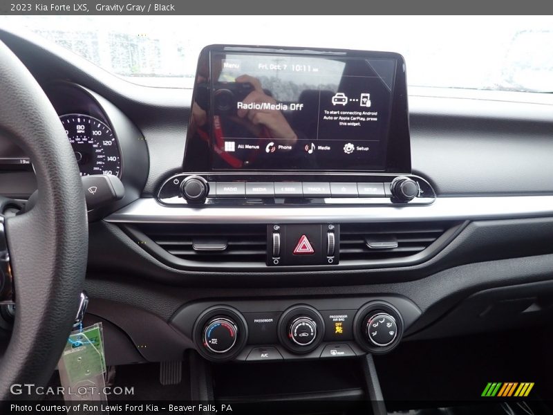 Gravity Gray / Black 2023 Kia Forte LXS
