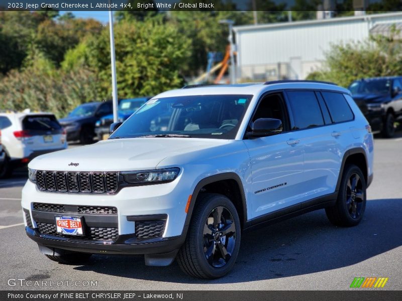 Bright White / Global Black 2023 Jeep Grand Cherokee L Altitude 4x4