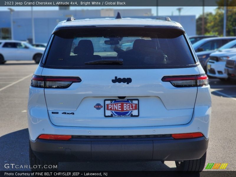 Bright White / Global Black 2023 Jeep Grand Cherokee L Altitude 4x4