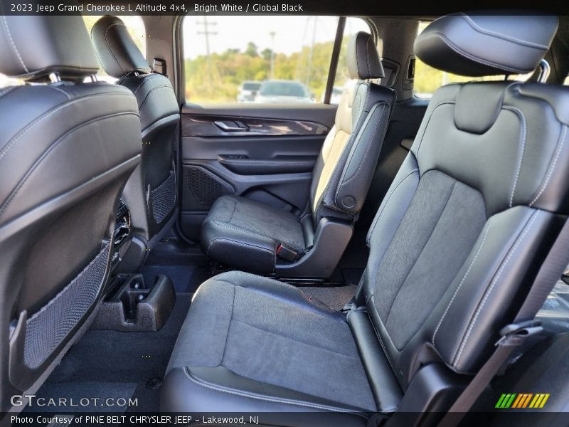 Bright White / Global Black 2023 Jeep Grand Cherokee L Altitude 4x4