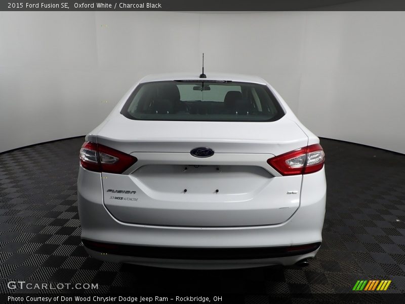 Oxford White / Charcoal Black 2015 Ford Fusion SE