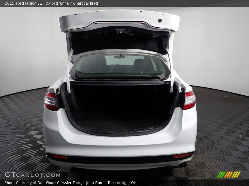 Oxford White / Charcoal Black 2015 Ford Fusion SE