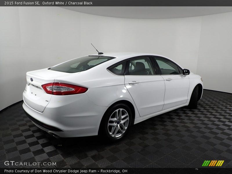 Oxford White / Charcoal Black 2015 Ford Fusion SE