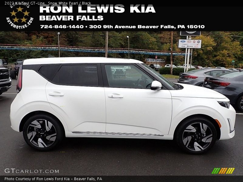 Snow White Pearl / Black 2023 Kia Soul GT-Line