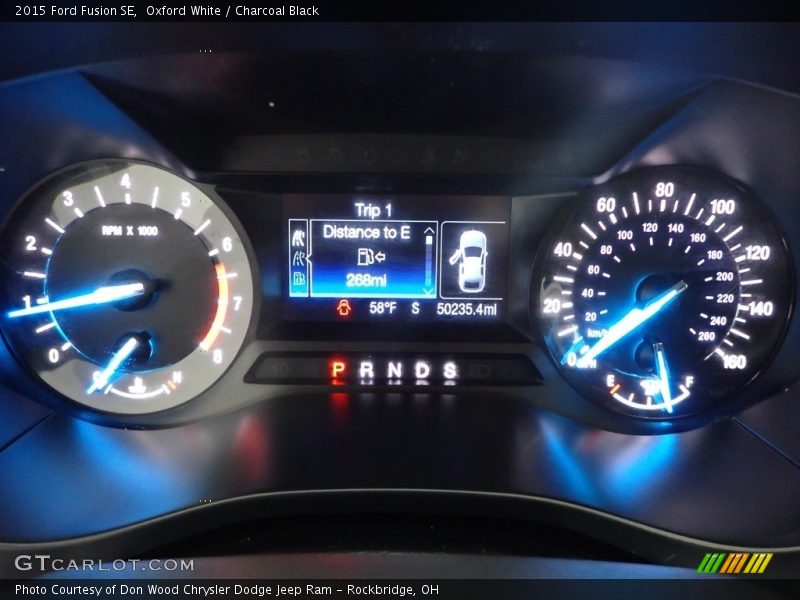 Oxford White / Charcoal Black 2015 Ford Fusion SE