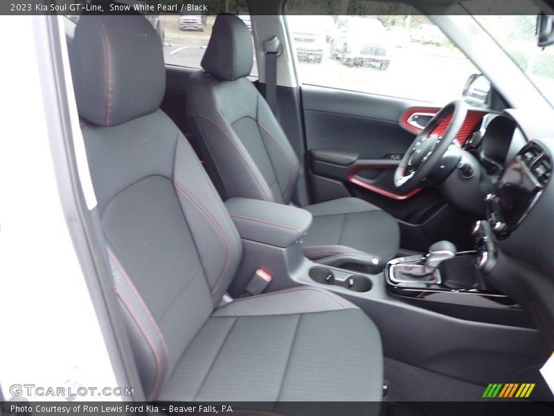 Snow White Pearl / Black 2023 Kia Soul GT-Line