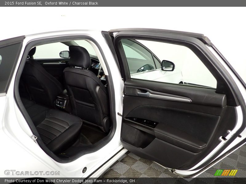 Oxford White / Charcoal Black 2015 Ford Fusion SE