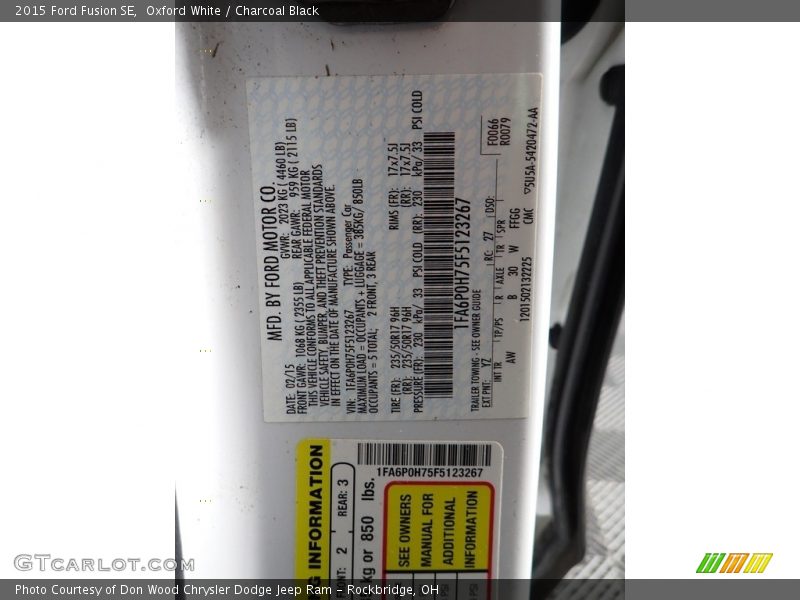 Oxford White / Charcoal Black 2015 Ford Fusion SE