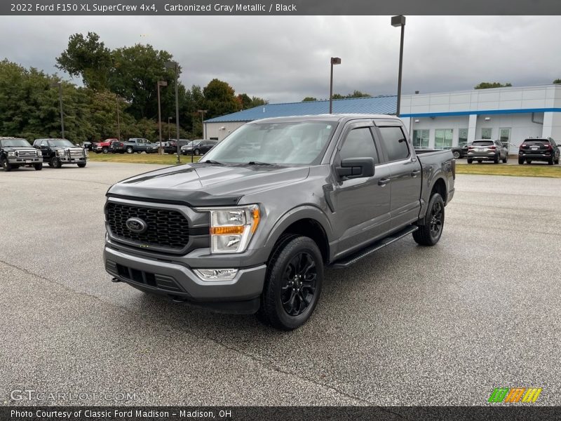 Front 3/4 View of 2022 F150 XL SuperCrew 4x4