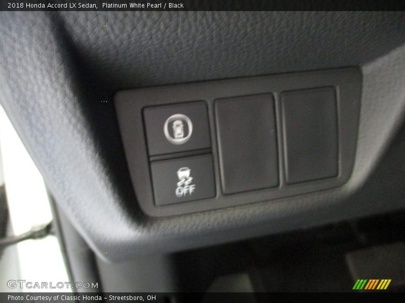 Platinum White Pearl / Black 2018 Honda Accord LX Sedan