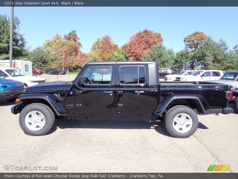  2023 Gladiator Sport 4x4 Black
