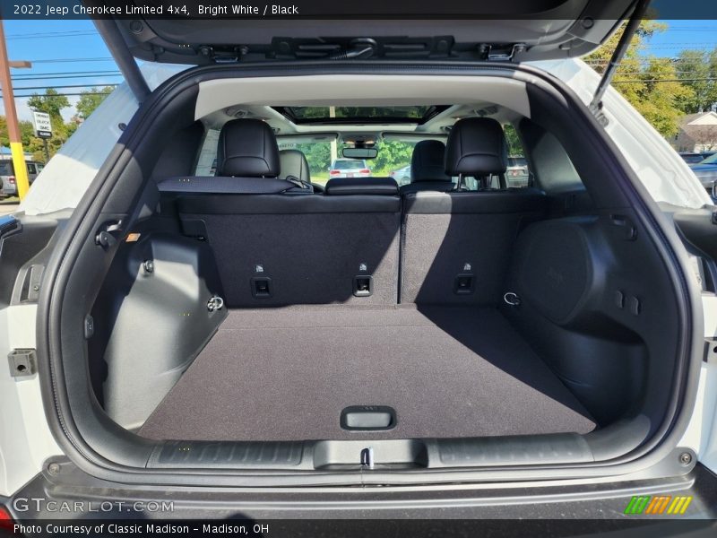 Bright White / Black 2022 Jeep Cherokee Limited 4x4