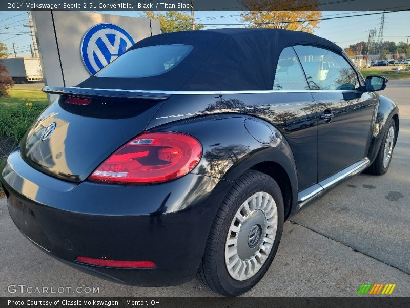 Black / Titan Black 2014 Volkswagen Beetle 2.5L Convertible