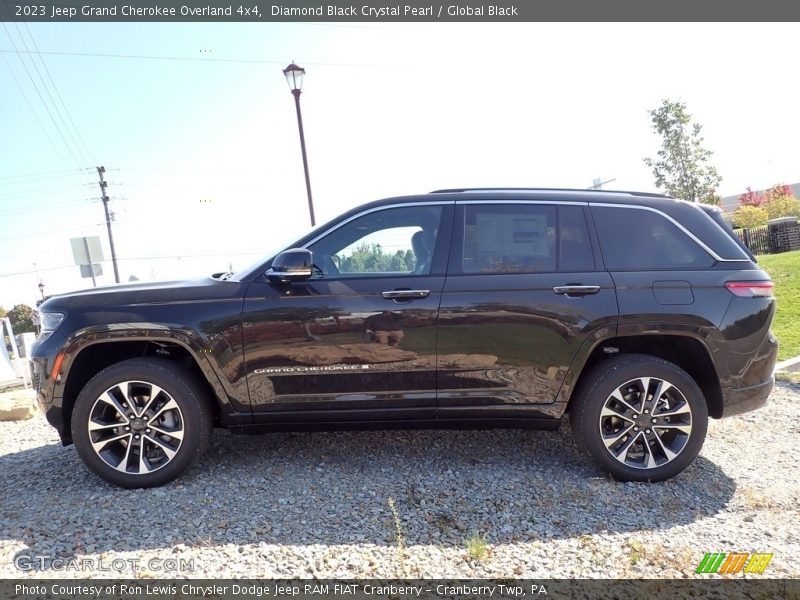 Diamond Black Crystal Pearl / Global Black 2023 Jeep Grand Cherokee Overland 4x4