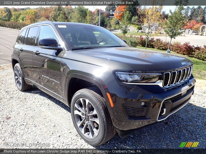Diamond Black Crystal Pearl / Global Black 2023 Jeep Grand Cherokee Overland 4x4