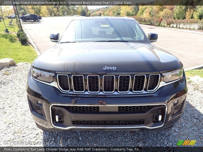 Diamond Black Crystal Pearl / Global Black 2023 Jeep Grand Cherokee Overland 4x4