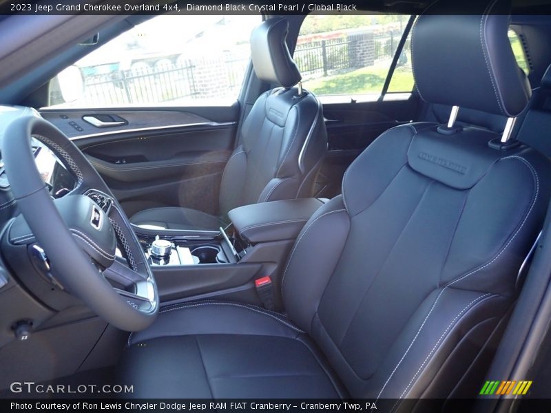 Diamond Black Crystal Pearl / Global Black 2023 Jeep Grand Cherokee Overland 4x4
