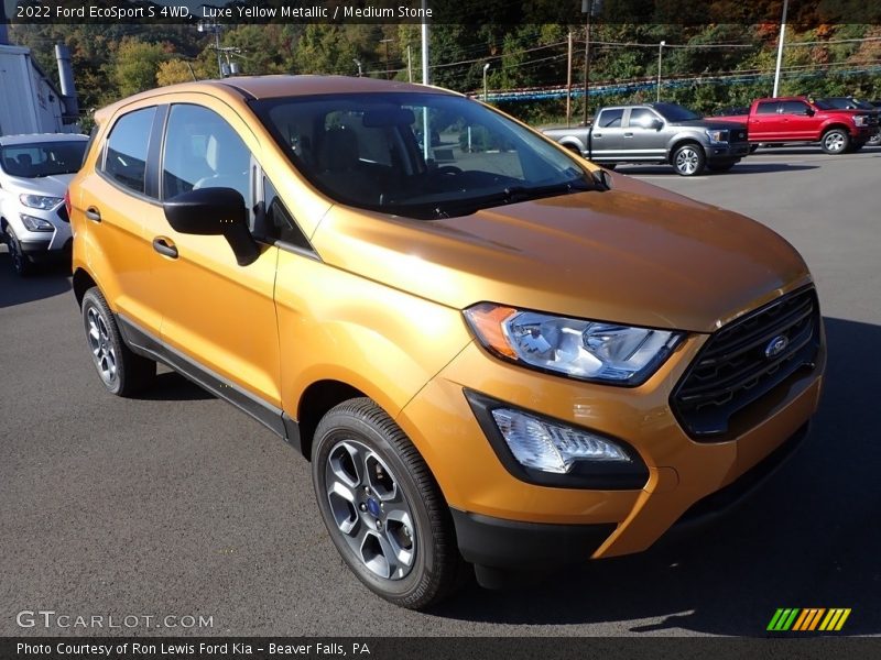 Front 3/4 View of 2022 EcoSport S 4WD