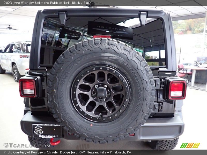 Black / Black 2023 Jeep Wrangler Unlimited Rubicon 4x4