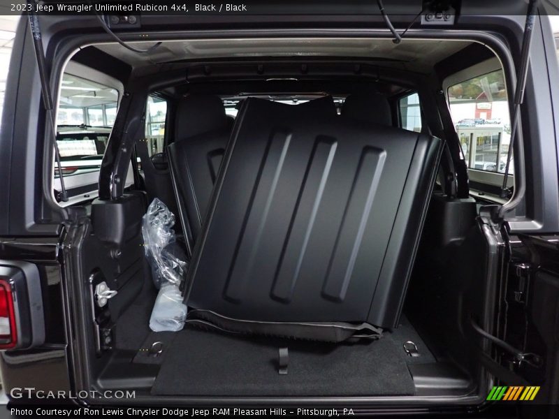Black / Black 2023 Jeep Wrangler Unlimited Rubicon 4x4