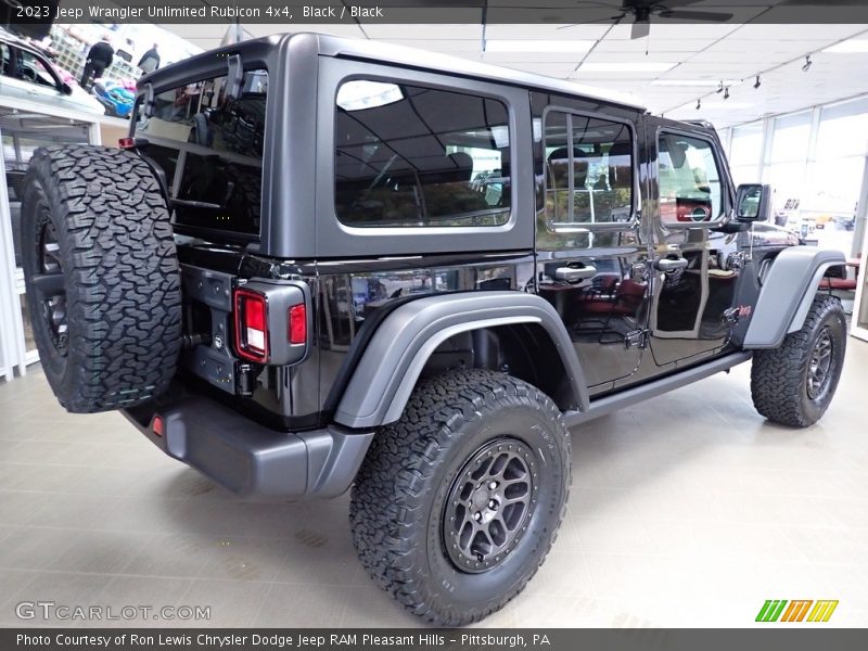 Black / Black 2023 Jeep Wrangler Unlimited Rubicon 4x4