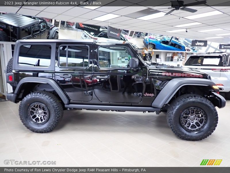 Black / Black 2023 Jeep Wrangler Unlimited Rubicon 4x4