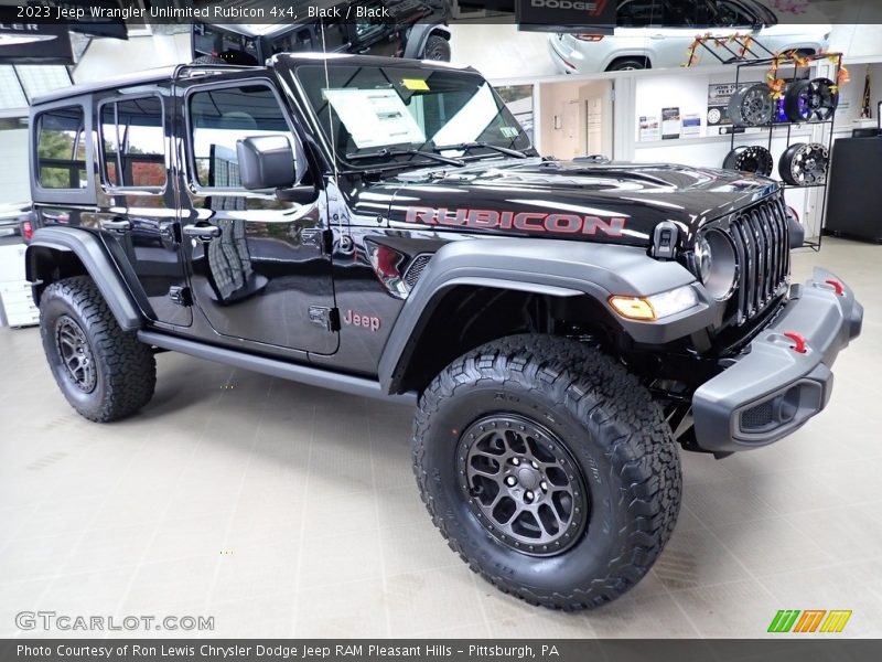 Front 3/4 View of 2023 Wrangler Unlimited Rubicon 4x4